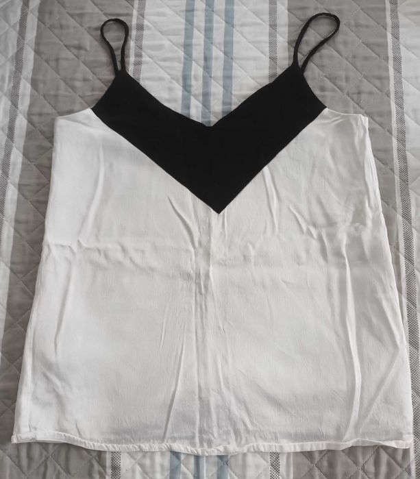 Blusa branca e preta - Mango