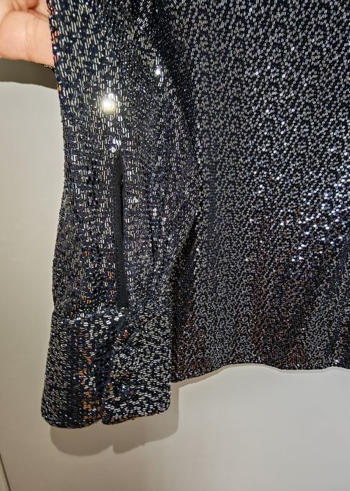 Blusa Zara preta com brilho.