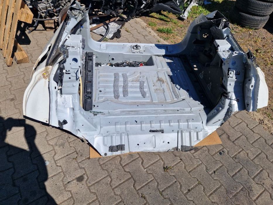 peugeot 508 ii hybryda sw tył wanna