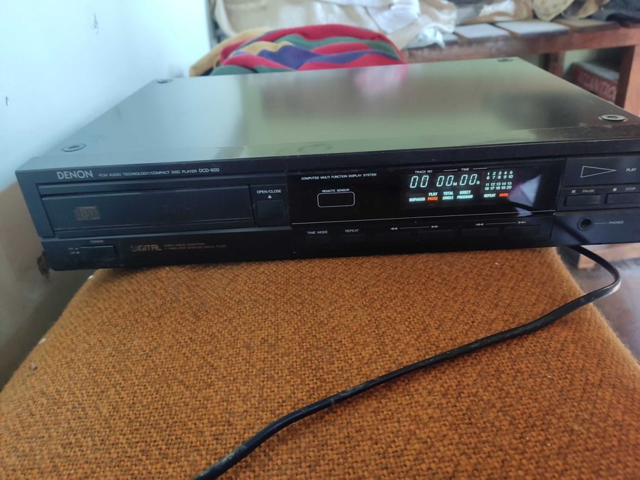Теміново .Програвач Cd  дисків Denon DCD-600 CD Player Compact Disc