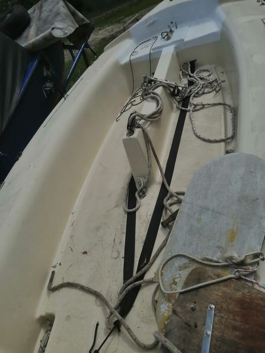 Łódka żaglowa 4,7 m – klasyczna