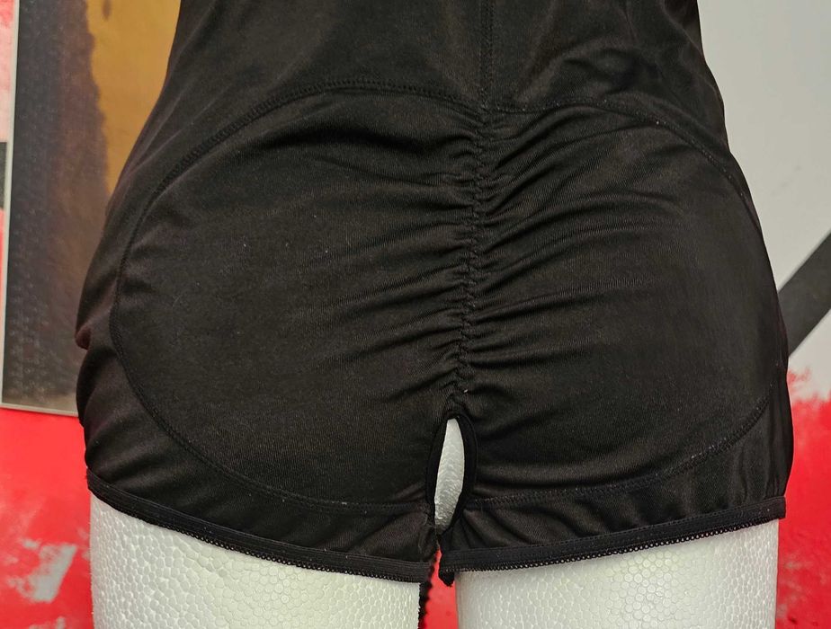 Body wyszczuplające modelujące underboob z otwartym kroczem