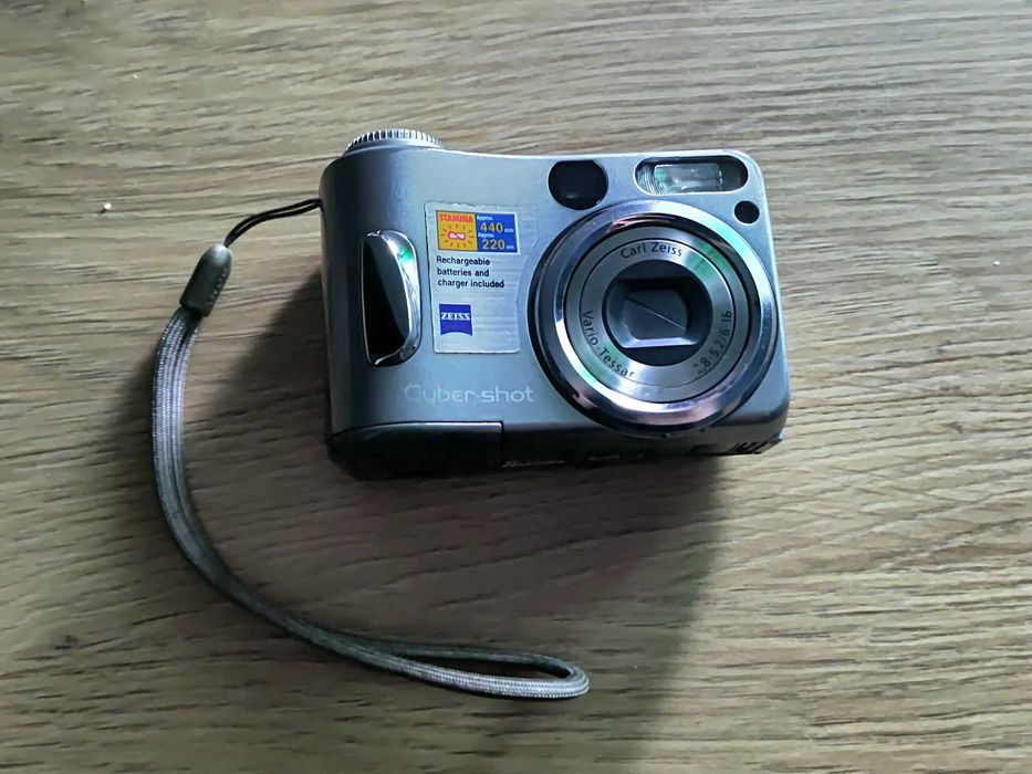 Aparat cyfrowy Sony Cyber-shot DSC-S80