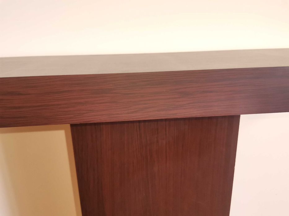 2 prateleiras de parede castanhas