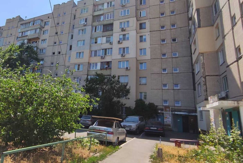 Продаж 3-кімнатна квартира. Без %. Невисокий поверх! Є газ! Троещина.