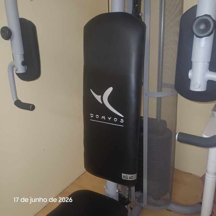 Máquina de musculação RESERVADA