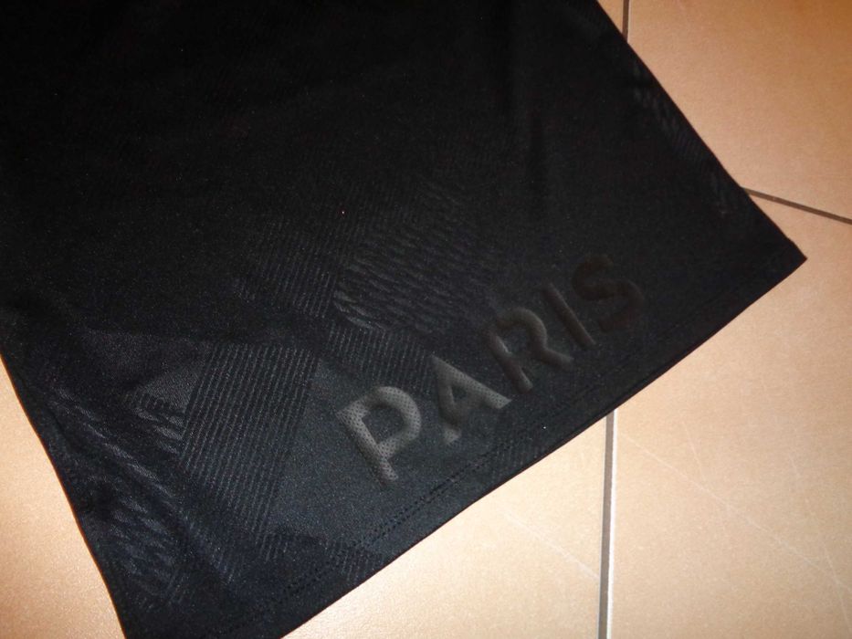 NIKE Fly Emirates PARIS czarna koszulka piłkarska 116-122 cm / 6-7 l.