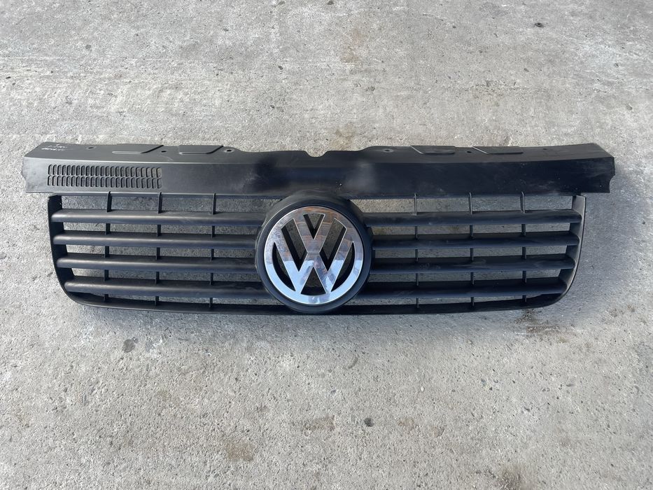 Решітка радіатора Volkswagen Transporter T5 фольксваген транспортер Т5