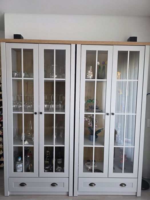 Vitrine com 2 portas em vidro