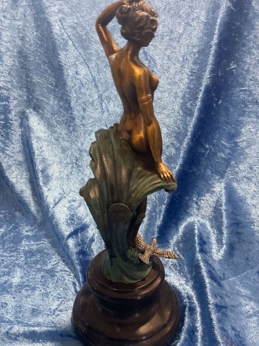 Escultura bronze alt 25 cm. Anúncios abaixo