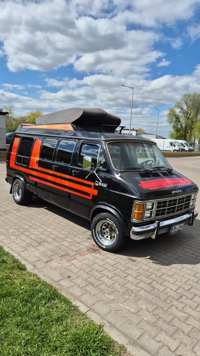 DODGE Ram Van B250  7-osobowy 5.7 LPG Sprowadzony z Niemiec