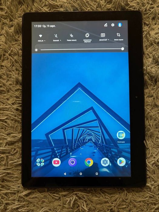 Планшет Lenovo Tab E10 2/16Gb Wi-Fi в гарному стані