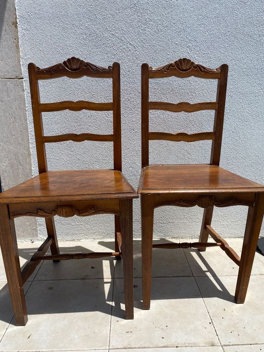Mesa de jantar vintage de madeira e extensivel com 6 cadeiras