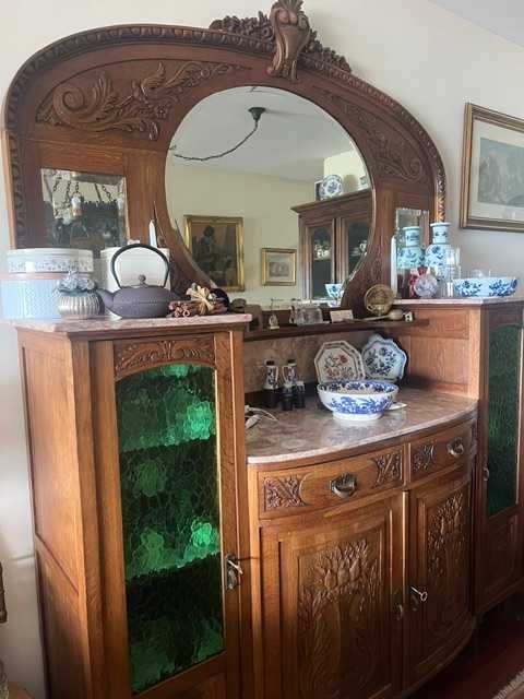 Aparador Art Nouveau usado excelente estado em carvalho maciço com tampo de mármore e entalhes florais