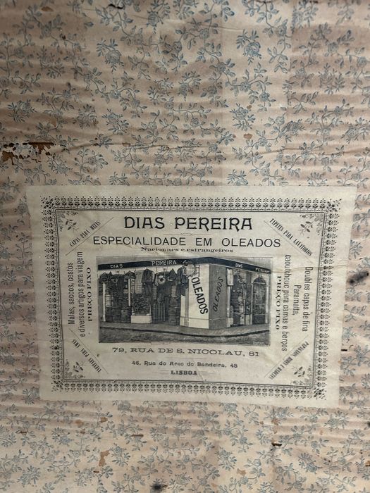 Bau antigo muito bonito