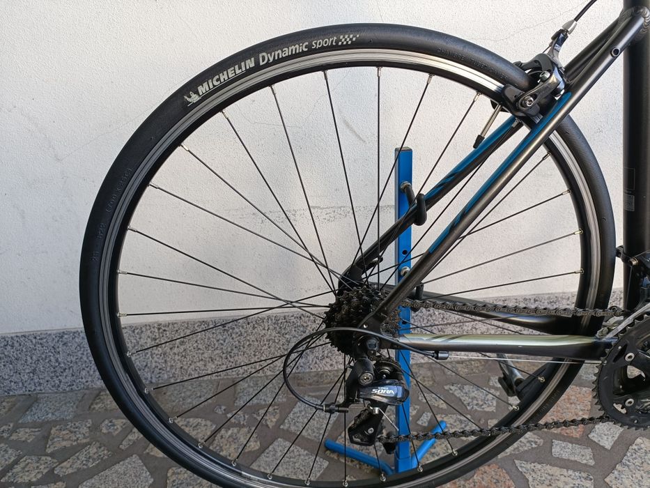 Bicicleta de estrada triban 500