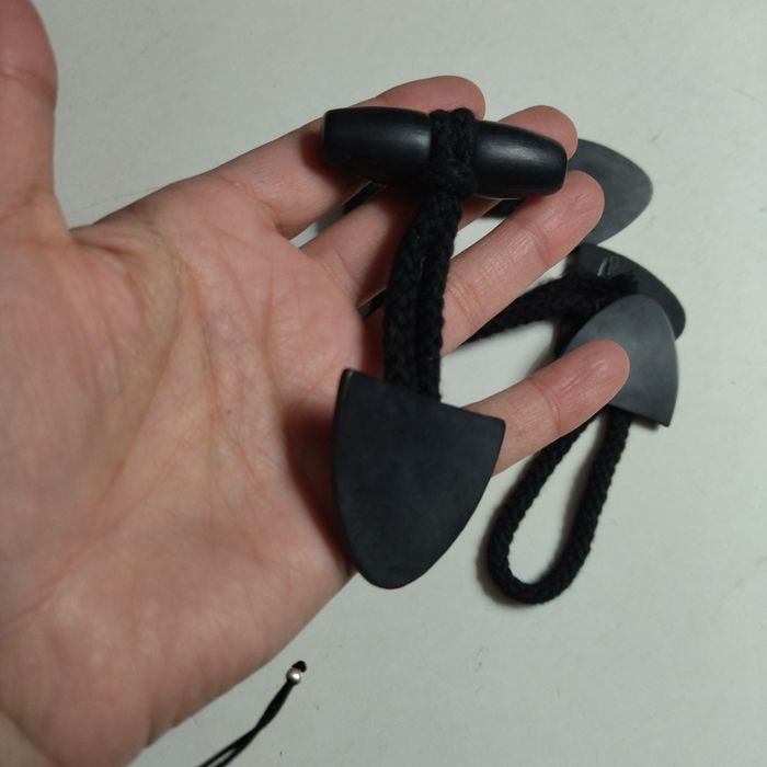 Alamares pretos de borracha ( 6 pares)