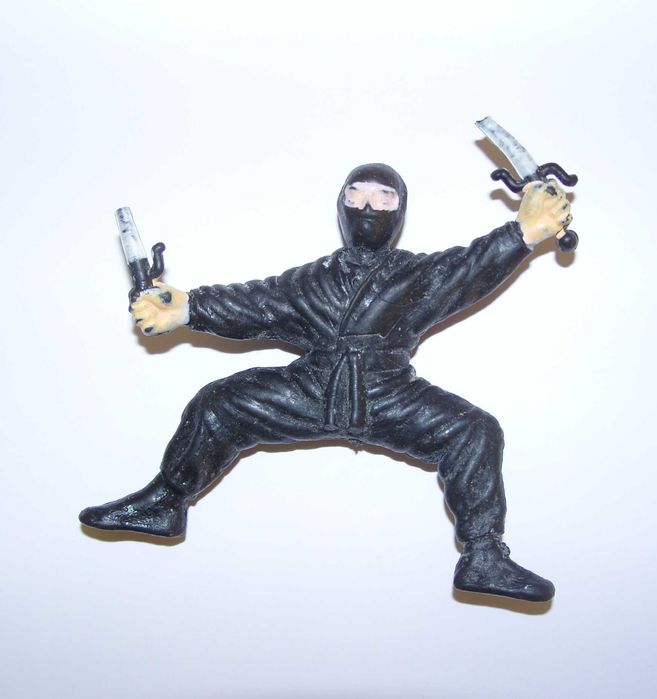 figurki z okresu PRL