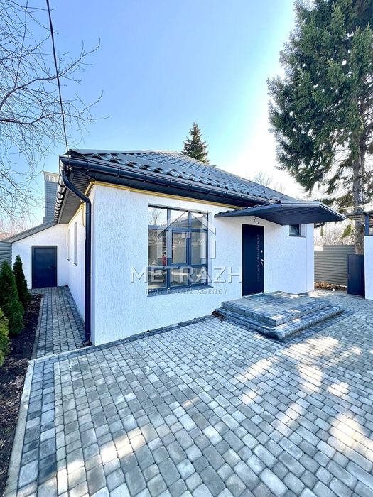 Продам новый дом с ремонтом, Песочин