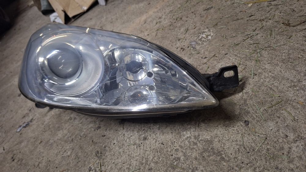 Lampa prawy przód Peugeot 407