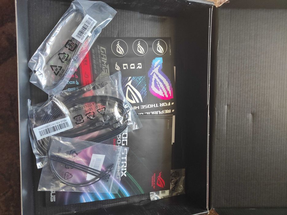 Материнська плата Asus ROG Strix B550-F Gaming