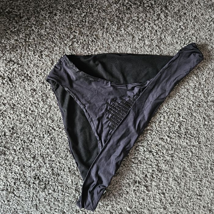 Majtkii kąpielowe rozm XL z cekinami