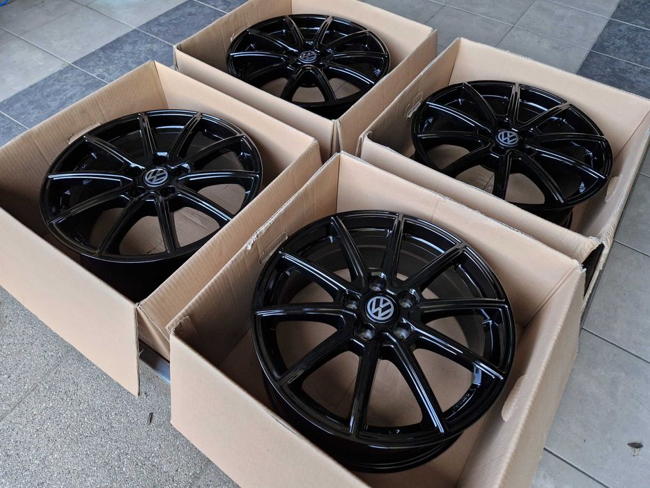 Alufelgi 17 5x112 VW Golf Passat Jetta Touran Caddy T-Roc Czarne 705#