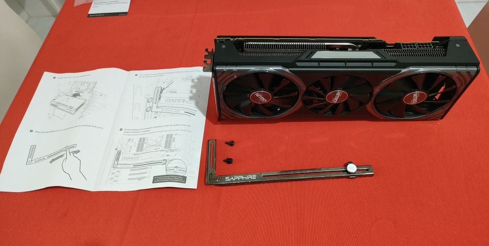 Sapphire NITRO + Radeon RX Vega64 8G HBM2