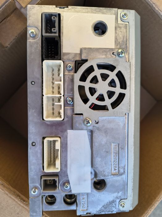 Radio z navi Toyota Avensis 2007