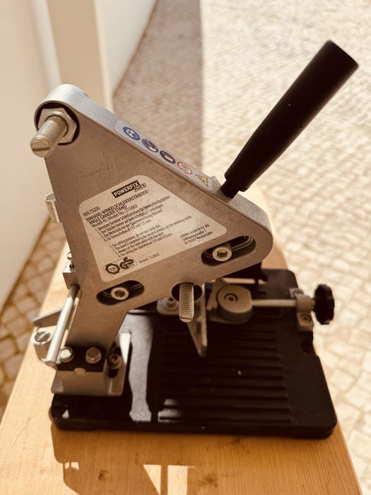 Suporte rebarbadora angular