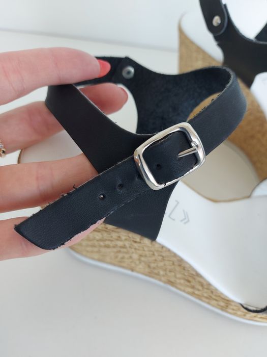 Buty sandały na koturnie Le Sprizz w rozmiarze 36