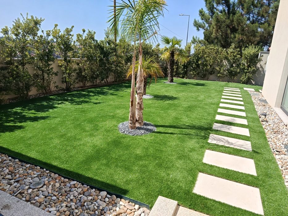 Relva sintética artificial e natural