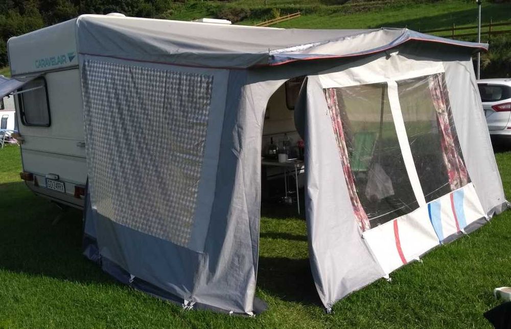Przyczepa kempingowa Caravelair 3-4 osobowa lekka