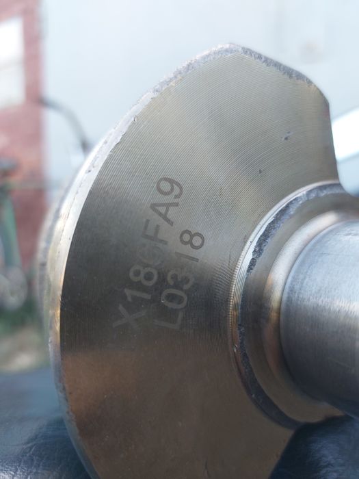 Продам колінвал 186  дізельний шліц бу