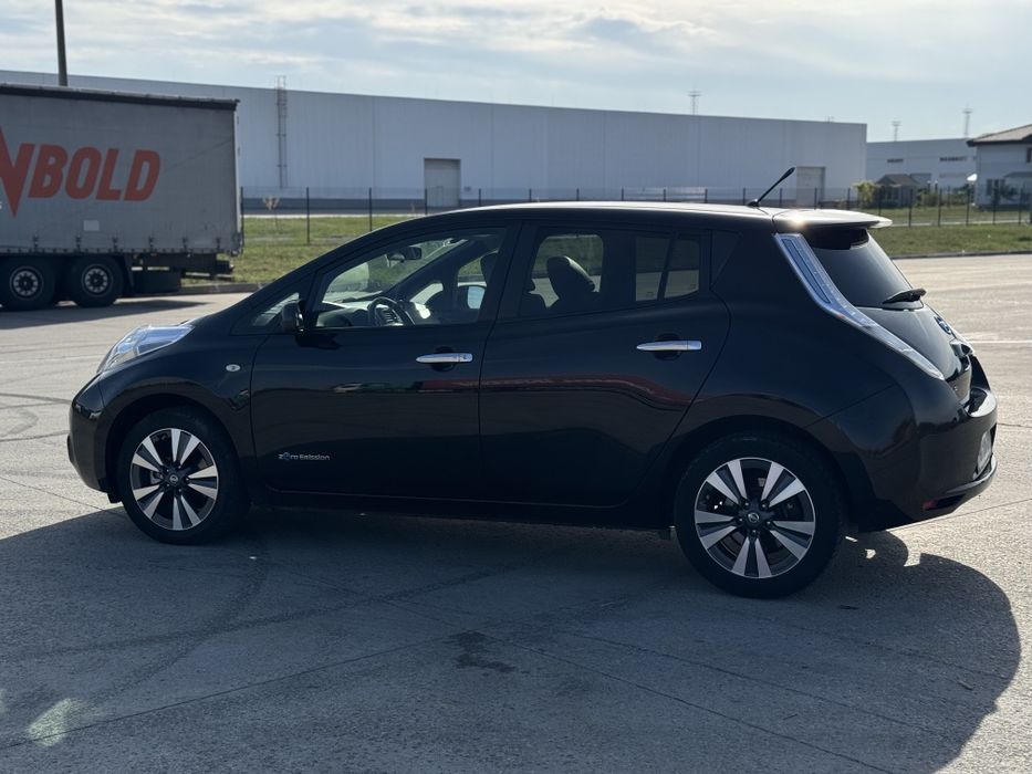 Nissan LEAF 2014