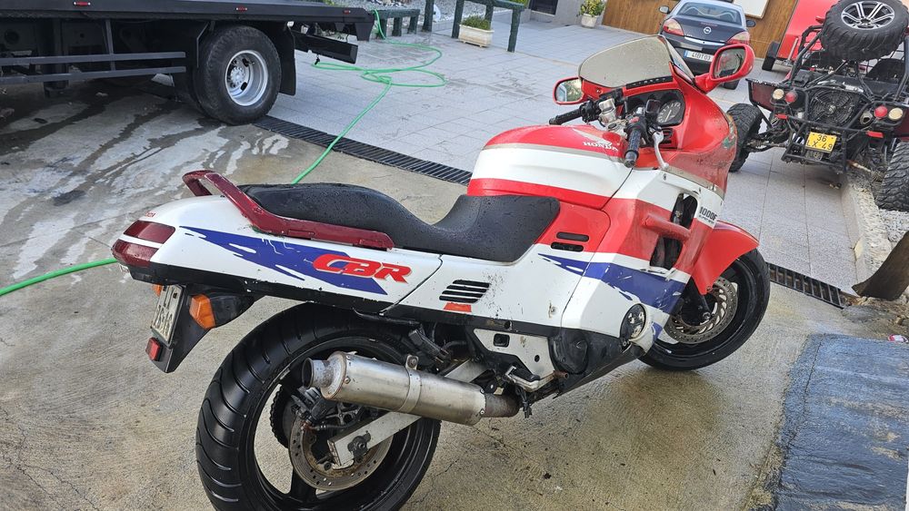Honda  cbr 1000 f sport