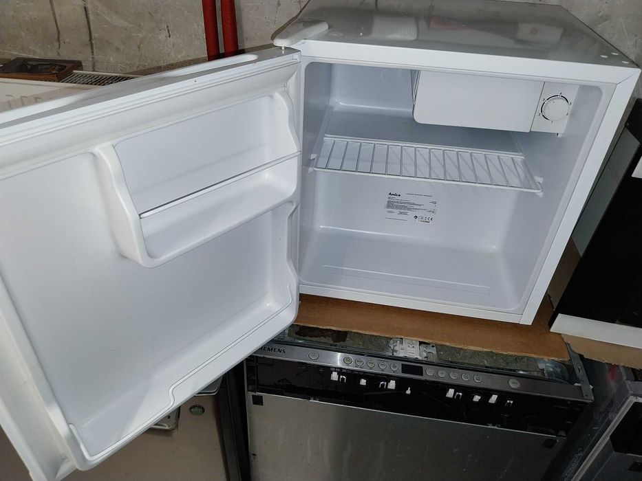 Małą lodówkę Amica sprzedam