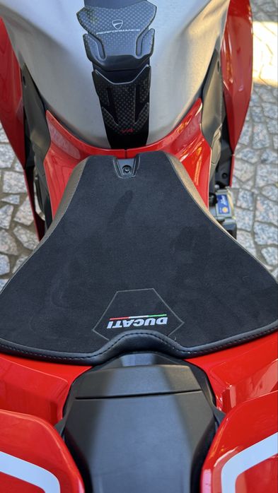Ducati Panigale v4 Akrapovic