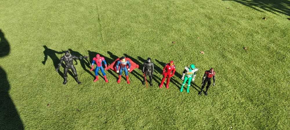 Bonecos figuras Marvel DC star wars 30cm