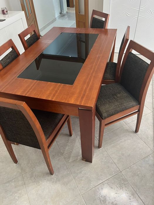 Móvel de sala em Cerejeira + mesa e cadeiras
