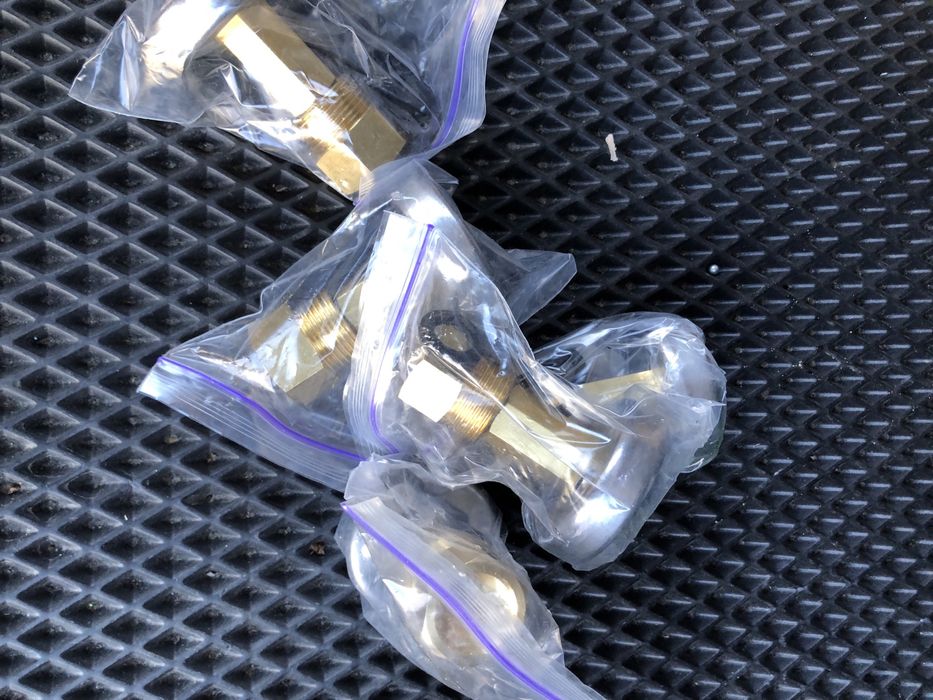 Перехідник адаптер для заправки побутових газових балонів