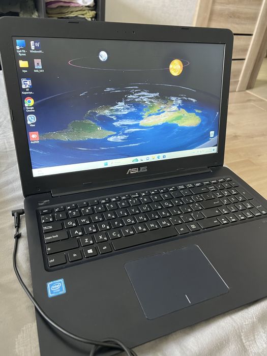 Ноутбук asus в шикарному стані