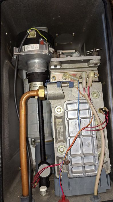 Продам газовий котел Bosch 24 конденсаційний в робочому стані