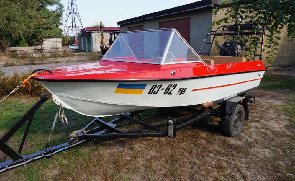 Лодку "КРЫМ", с мотором болотоходом + лафет.