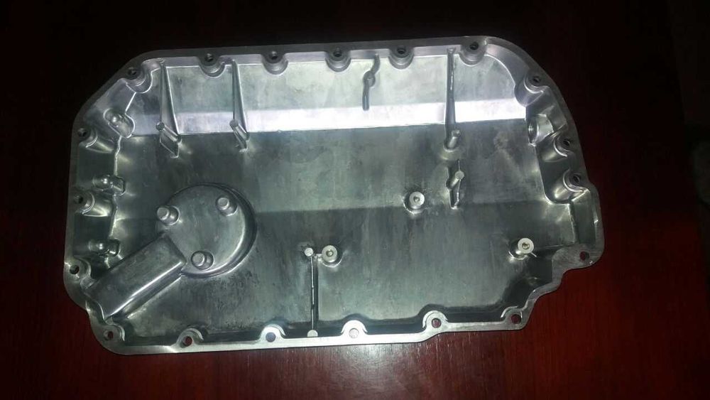 Масляний піддон Audi A6 A4 A8 Skoda Superb VW Passat 2.5TDI