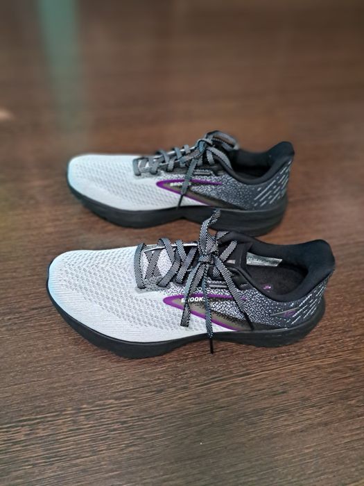 Кросівки  BROOKS LAUNCH 10 р39 25см