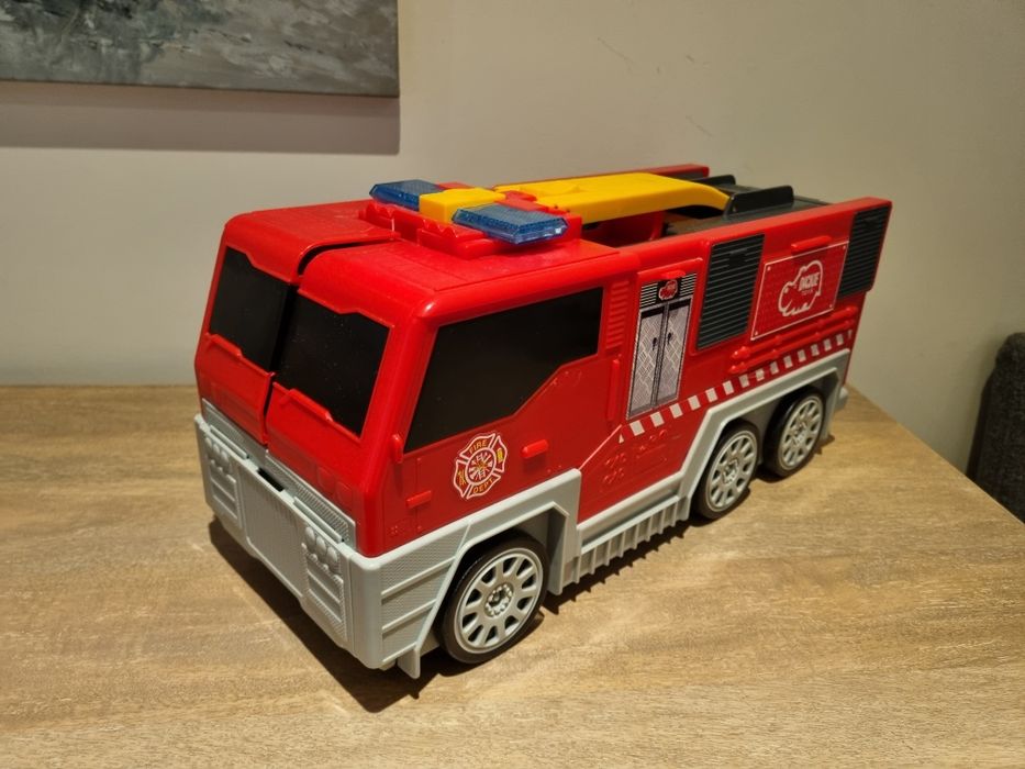 Camião transformável em cidade