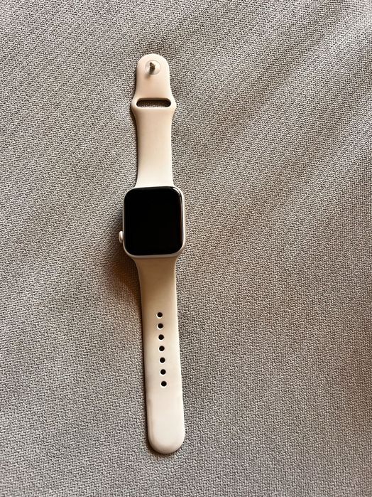 Apple Watch SE (GPS + Cellular)