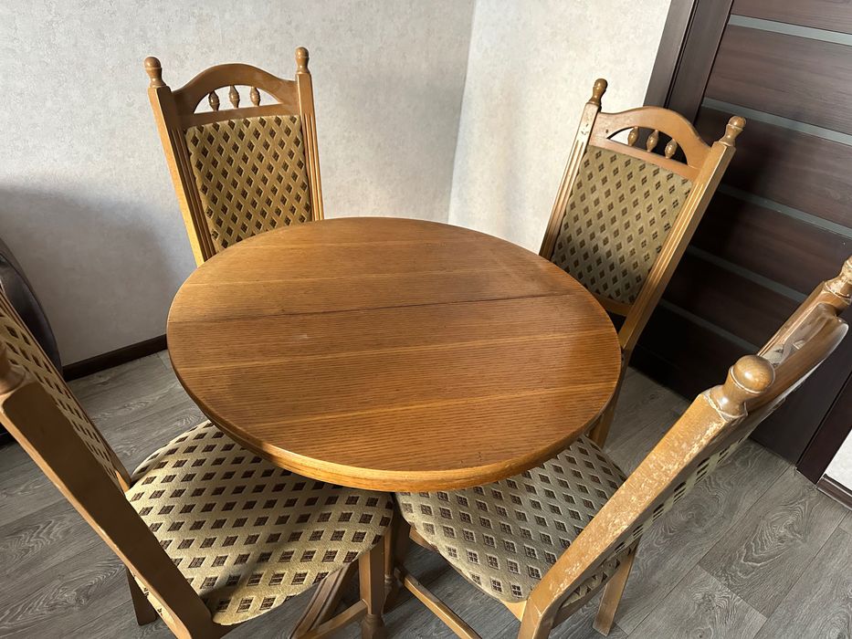 Продамо стіл і стільці