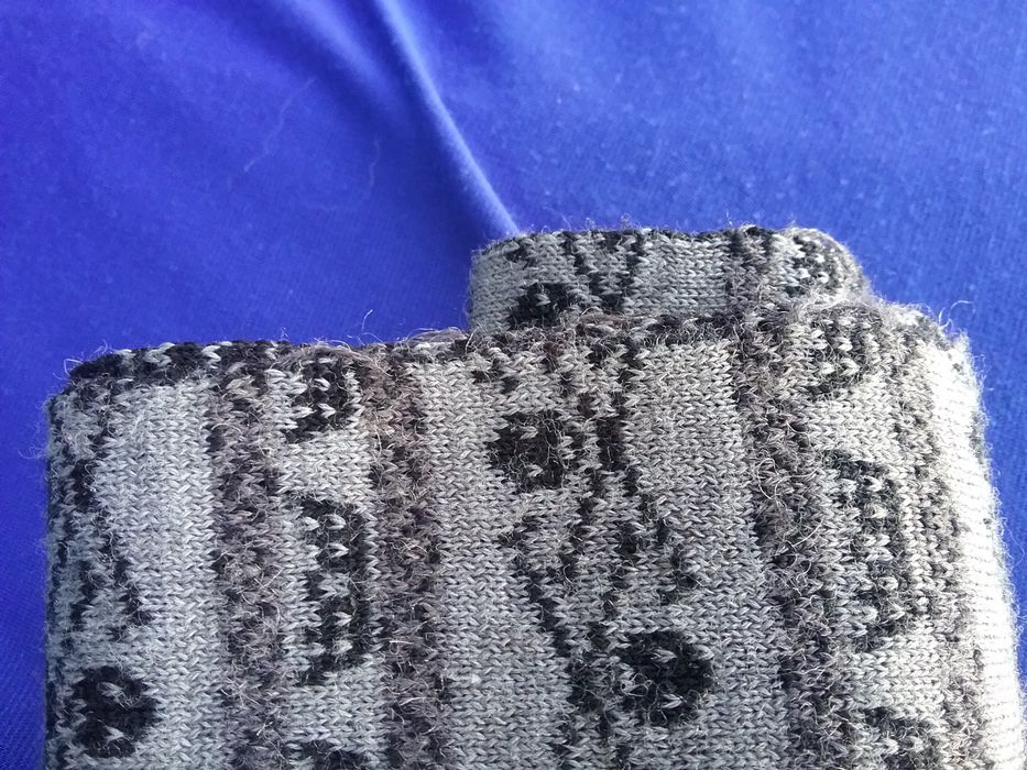 Шарф длинный с черепами